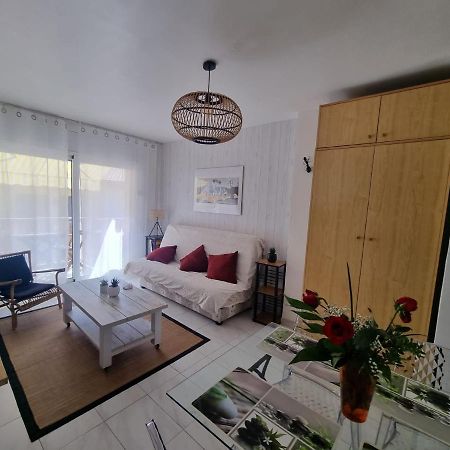 Lovely One Bedroom With Balcony Roses Exterior photo