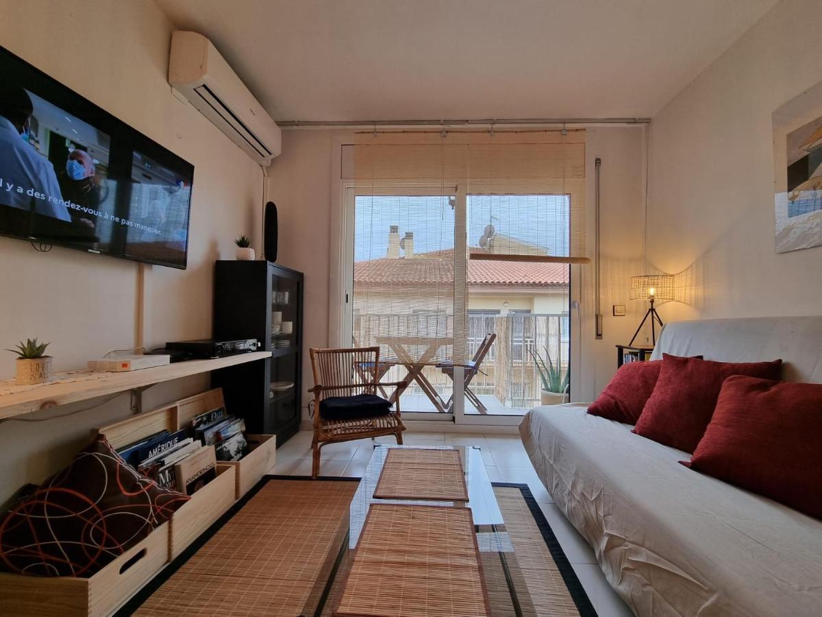Lovely One Bedroom With Balcony Roses Exterior photo