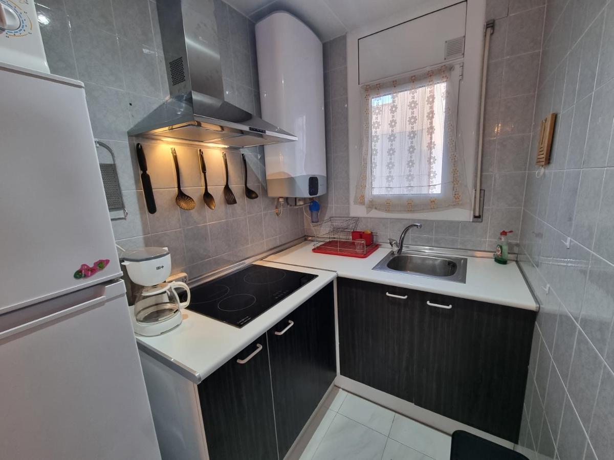 Lovely One Bedroom With Balcony Roses Exterior photo